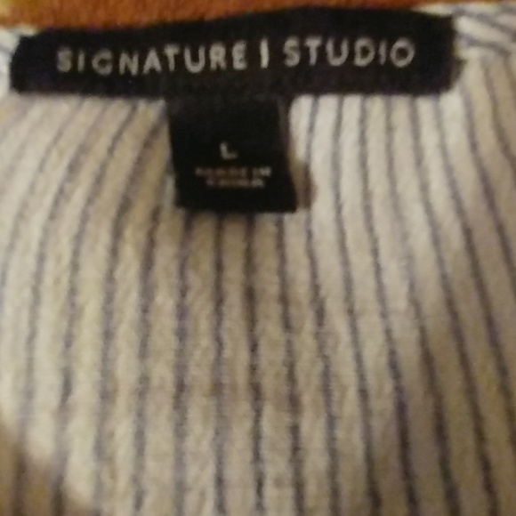 Signature Studio top,size L, pinstripes - Picture 4 of 8